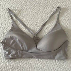 COPY - VS Lightly Lined Plunge Bra 32C